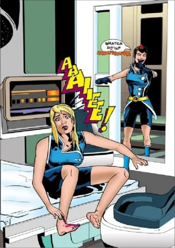 Pulp Tickles – Attack of the Bee Girls